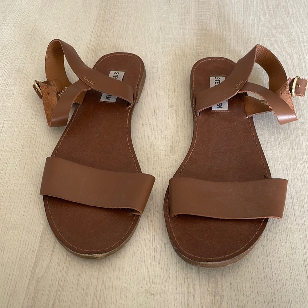 Steve Madden tan sandals